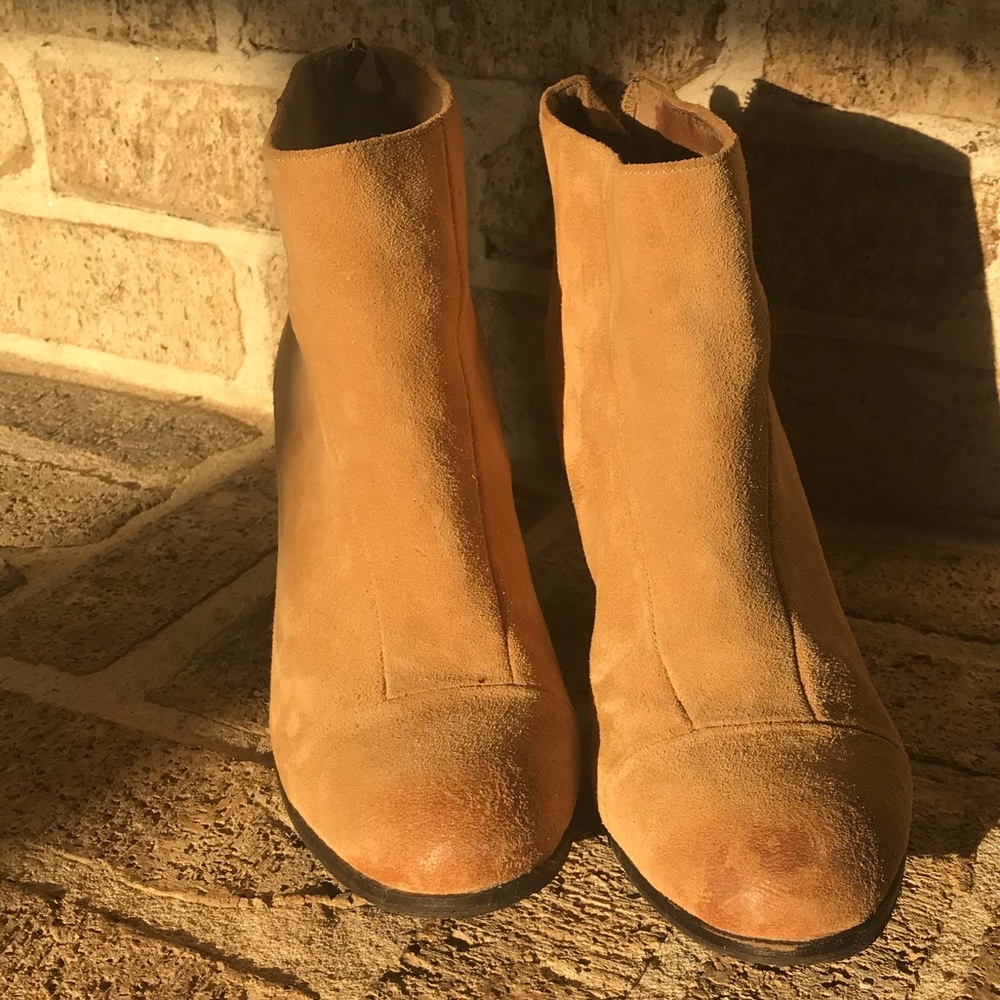 Vince Camuto Booties